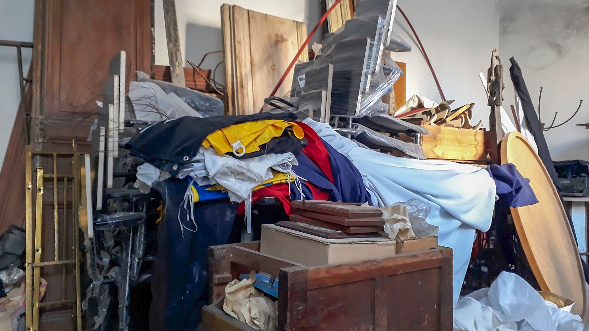 Richmond Hill, Toronto, has junk that needs to be removed by an expert junk removal service.
